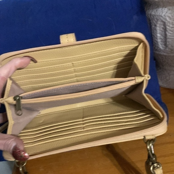 Beautiful wristlet clutch or Crossbody bag - Picture 4 of 6